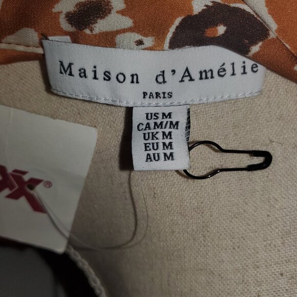 NWT Silky Blouse - Size M - Picture 5 of 5